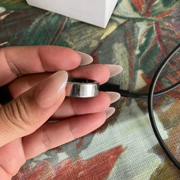 Oura Ring - Picture 4 of 6